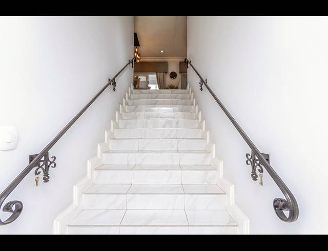 3 BEDROOM TOWNHOUSE TO LET IN BRYANSTON